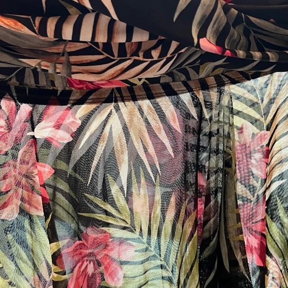 Kona Sol Black and Pink Tropical Bikini - Picture 4 of 5